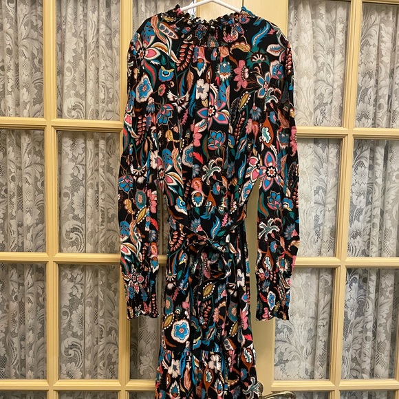 Boden size 8 Black Leaf Shift Dress fun florals smocking at neck and cuffs. - Picture 1 of 2